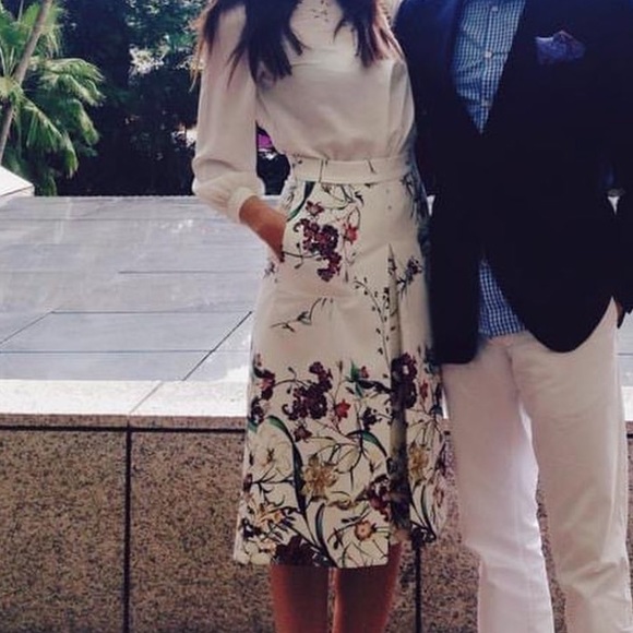 ZARA Pleated A-line Floral Skirt Small - Picture 2 of 5